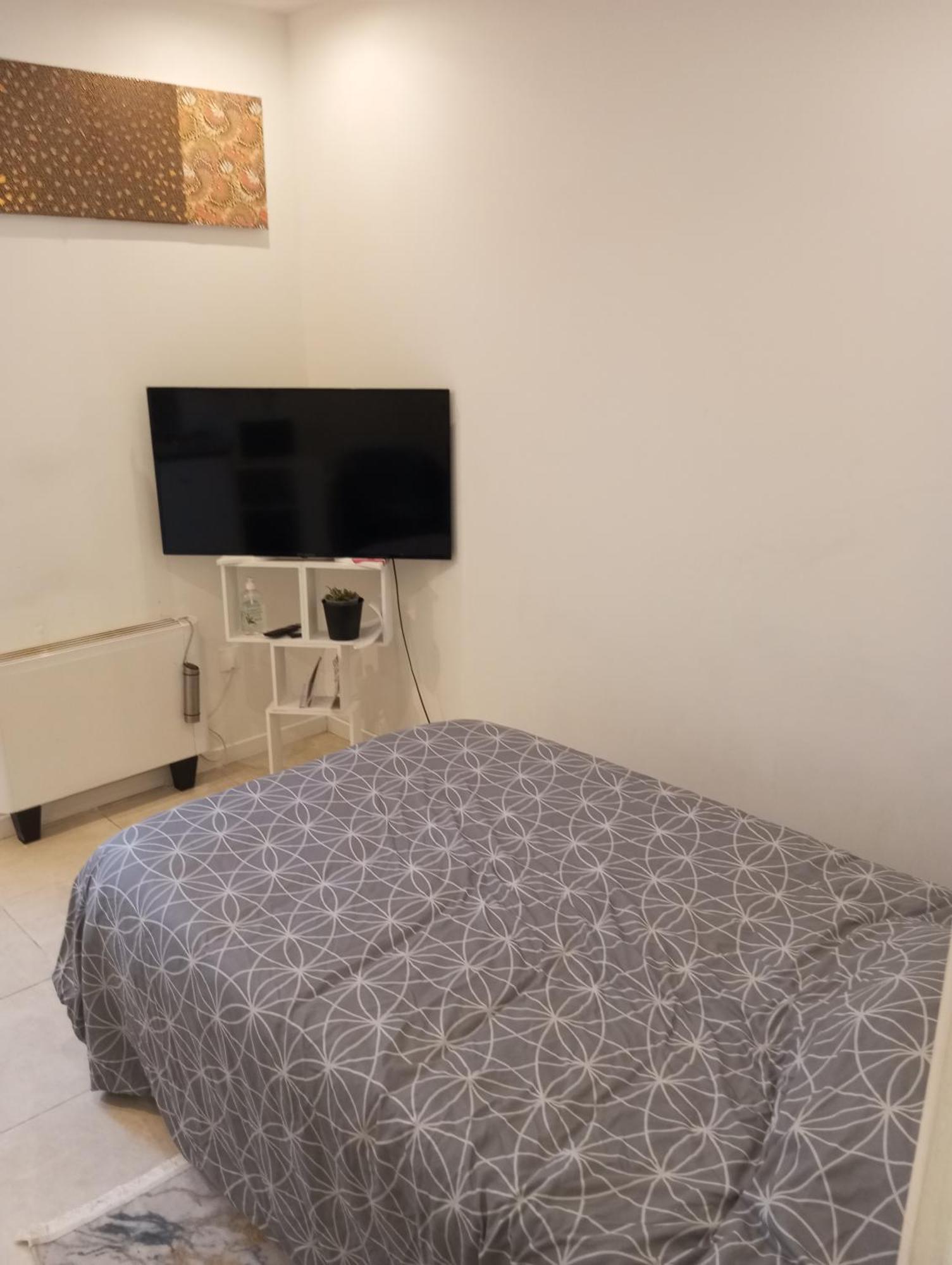 Studio De 14M2 Dans Une Maison Cagnes-sur-Mer Exterior photo